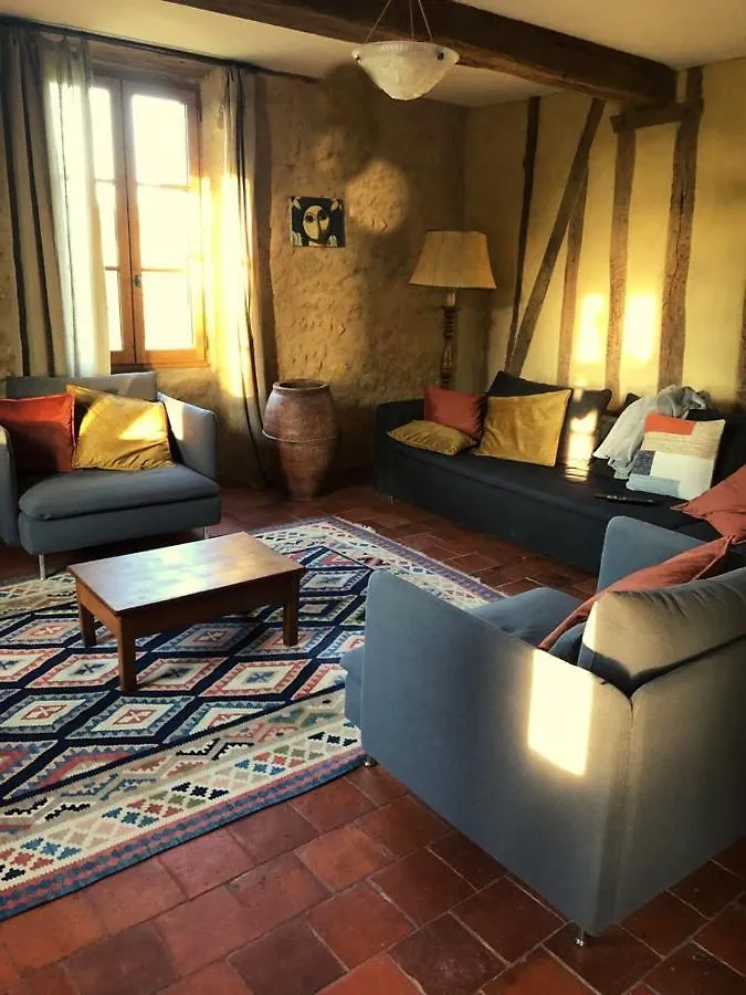 펜션 Maison Puchouaou Gite 8 Personnes Montesquiou